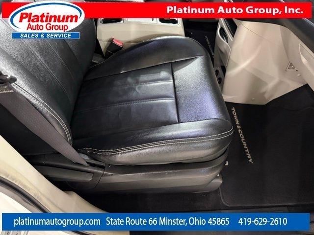 Chrysler Town & Country  2013