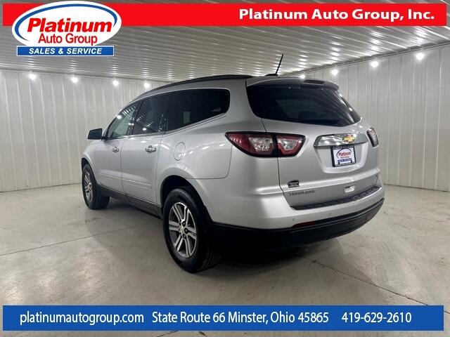2017 Chevrolet Traverse 1LT photo 3