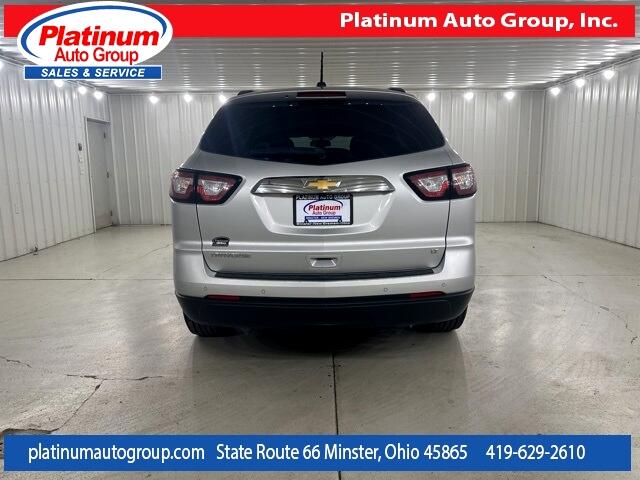 2017 Chevrolet Traverse 1LT photo 4