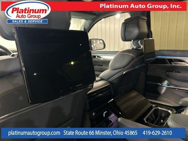 Jeep Grand Wagoneer L  2023