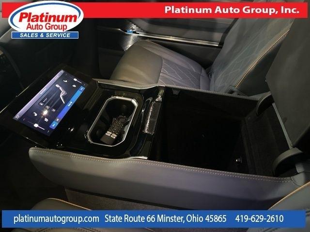 Jeep Grand Wagoneer L  2023