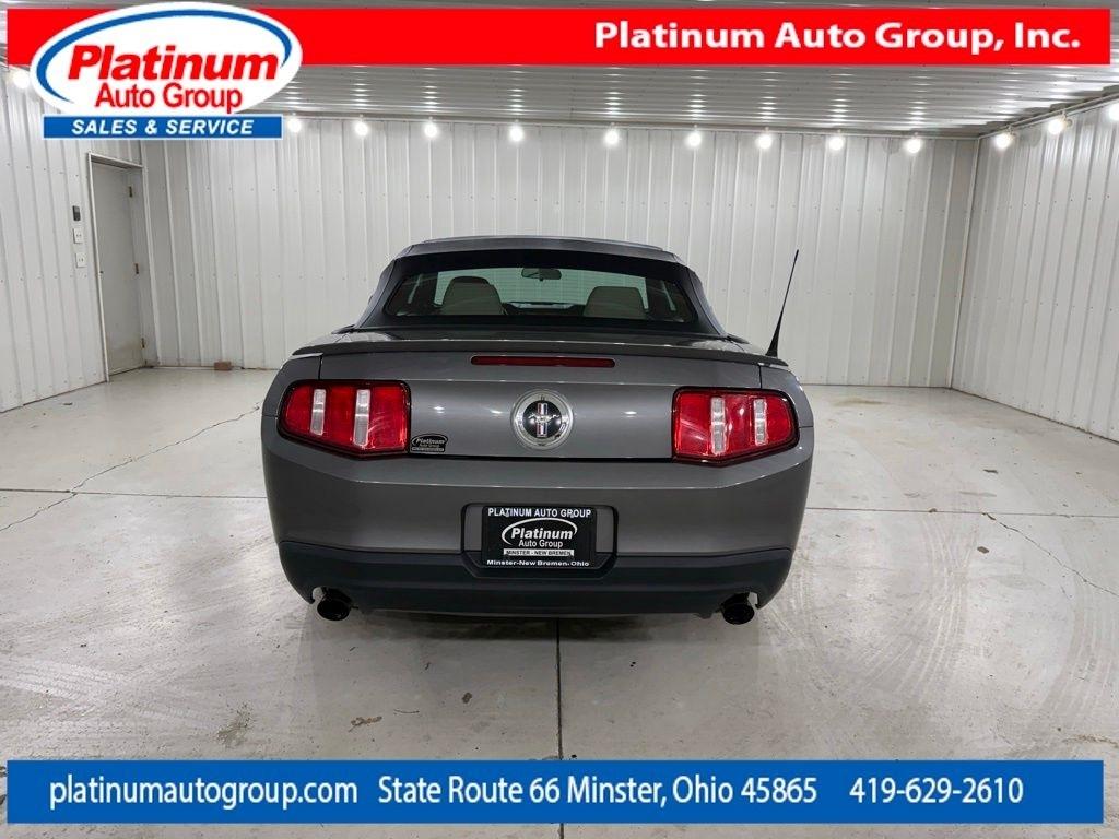 Ford Mustang  2011