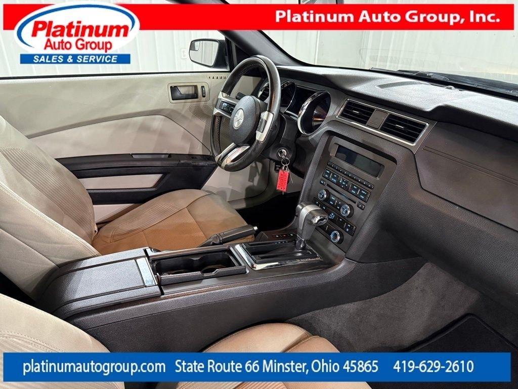 Ford Mustang  2011