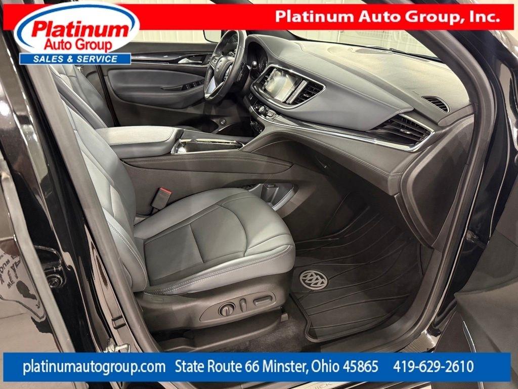 Buick Enclave  2023