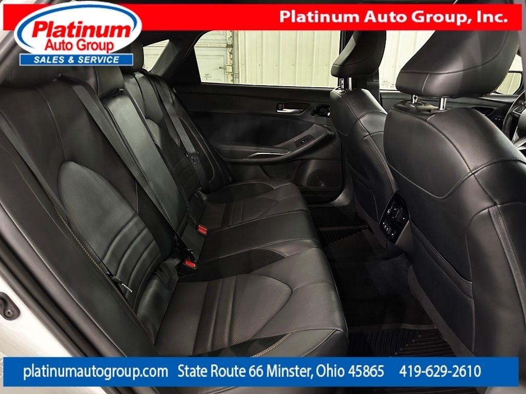 Toyota Avalon  2019