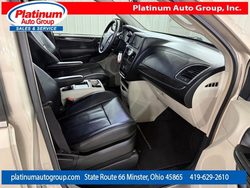 Chrysler Town & Country  2014