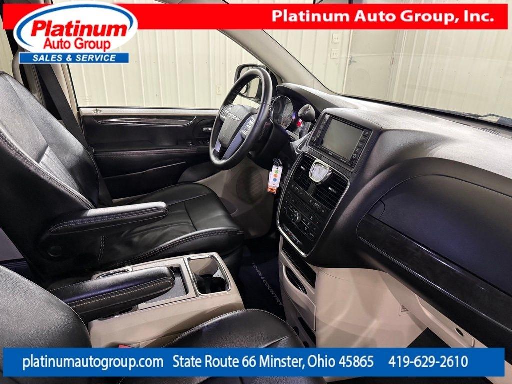 Chrysler Town & Country  2014