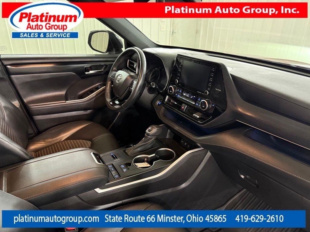 Toyota Highlander  2021