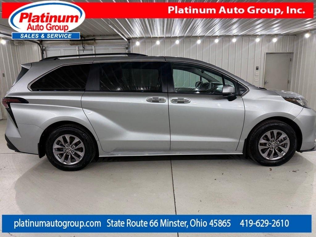 Toyota Sienna  2023