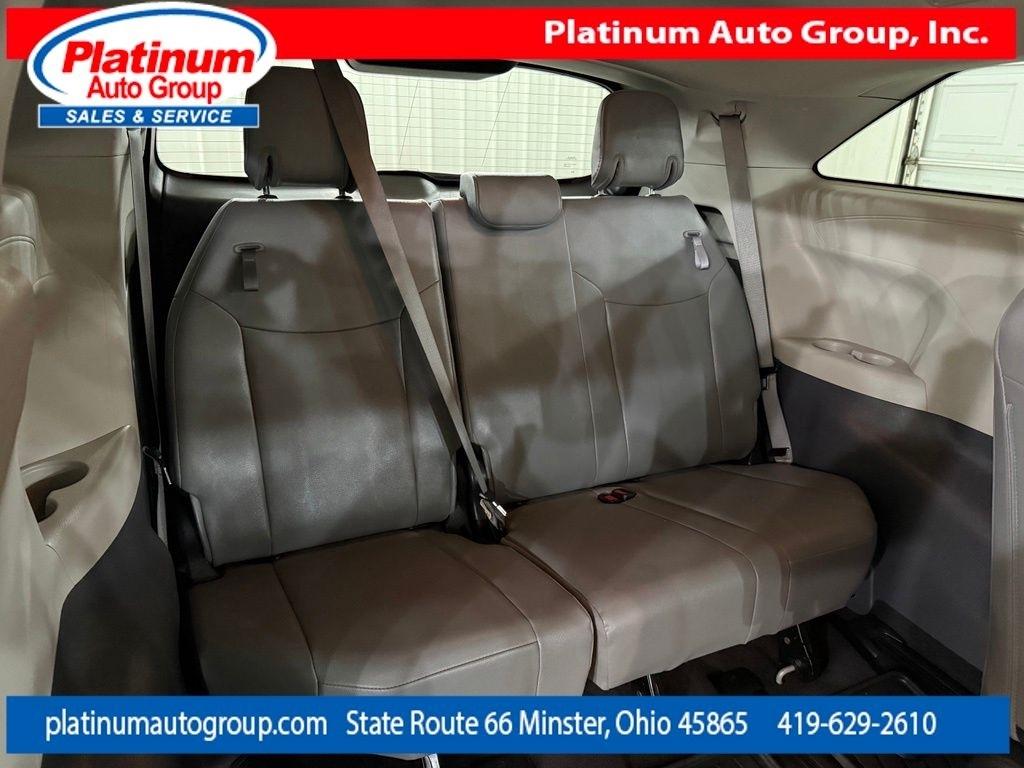 Toyota Sienna  2023