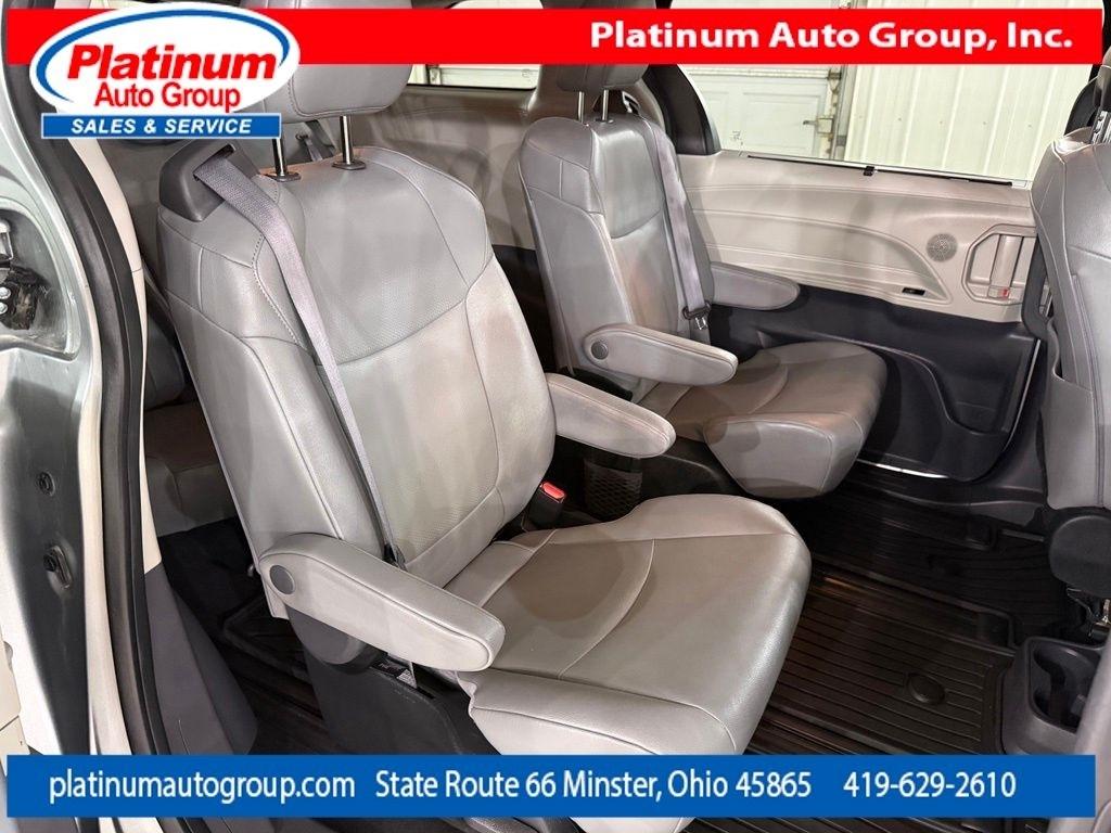Toyota Sienna  2023