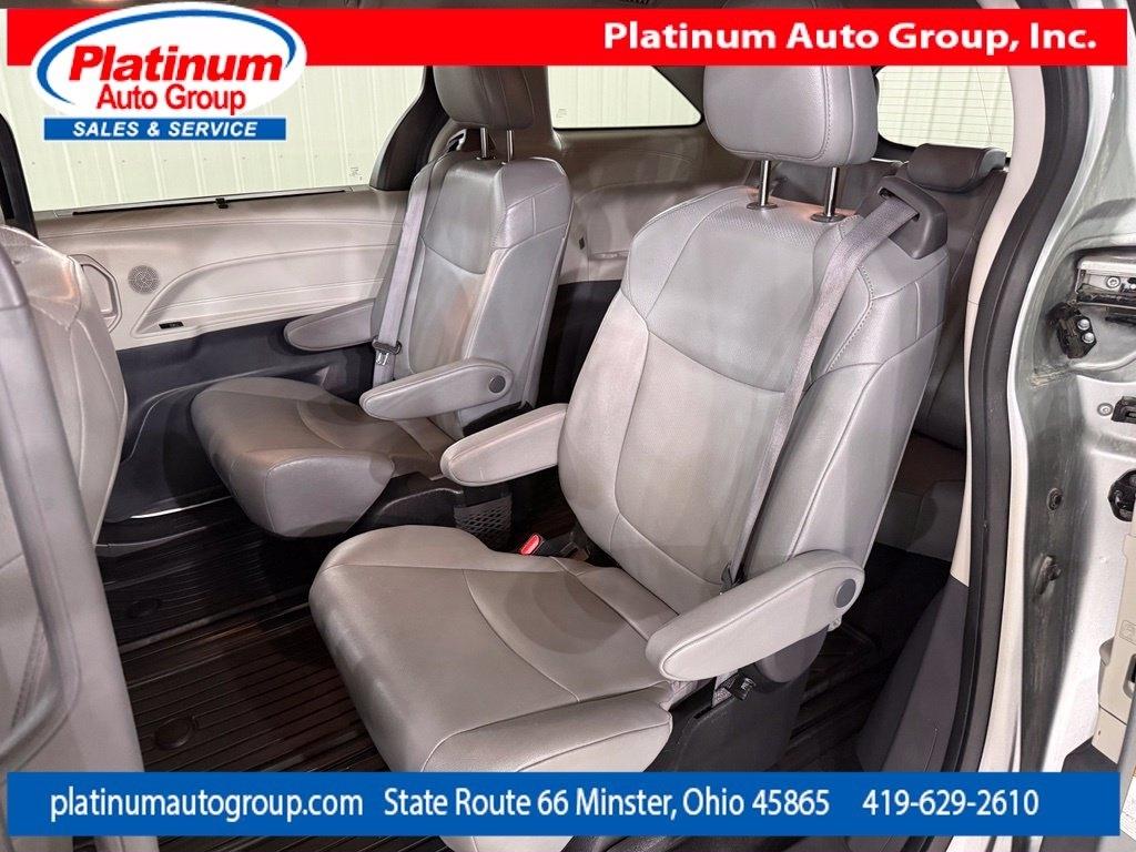 Toyota Sienna  2023