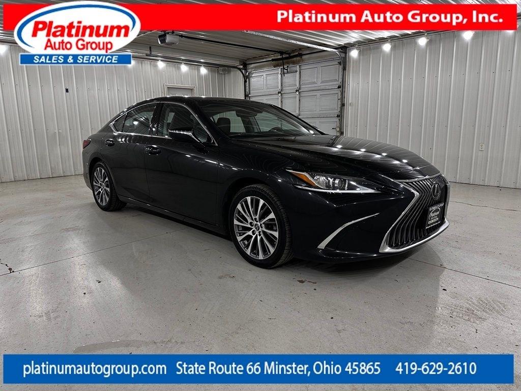 Lexus ES  2021