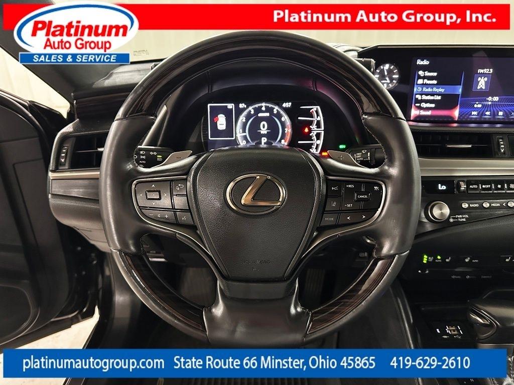 Lexus ES  2021