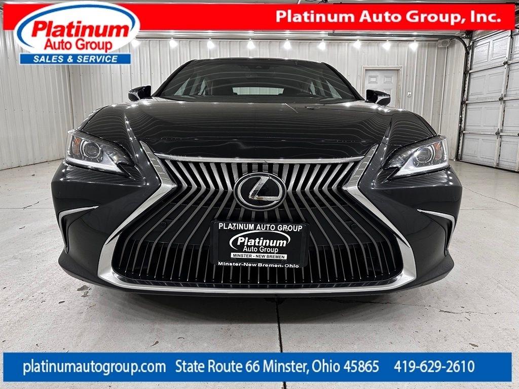 Lexus ES  2021