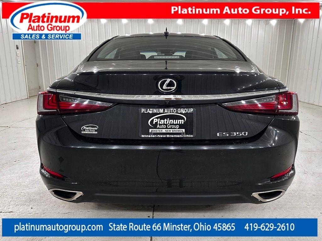 Lexus ES  2021
