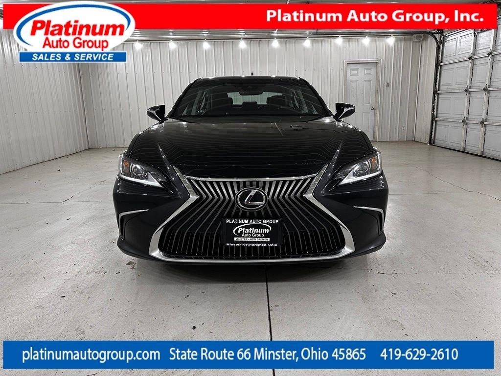 Lexus ES  2021