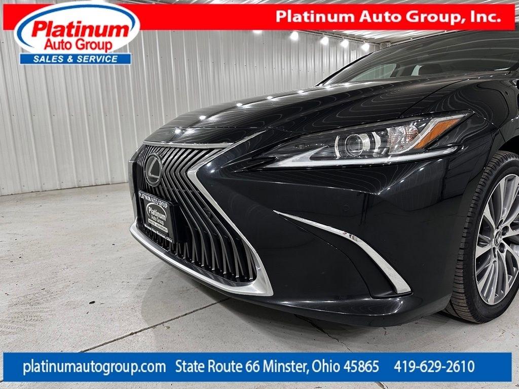 Lexus ES  2021
