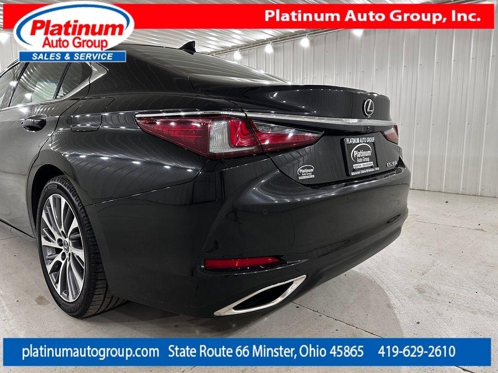 Lexus ES  2021