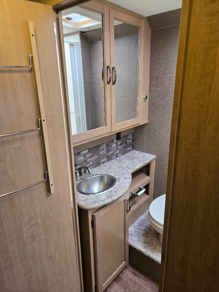 Ford E450  2018 Ford E450  2018