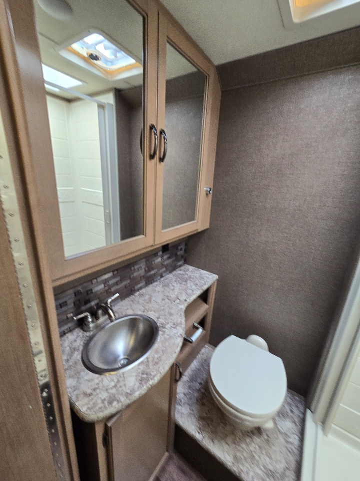 Ford E450  2018 Ford E450  2018