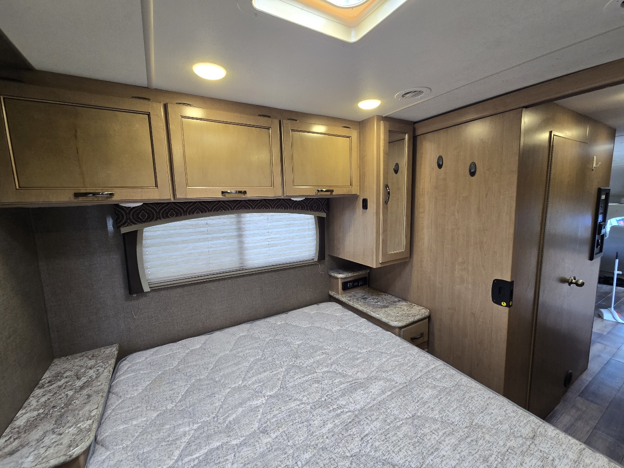 Ford E450  2018 Ford E450  2018