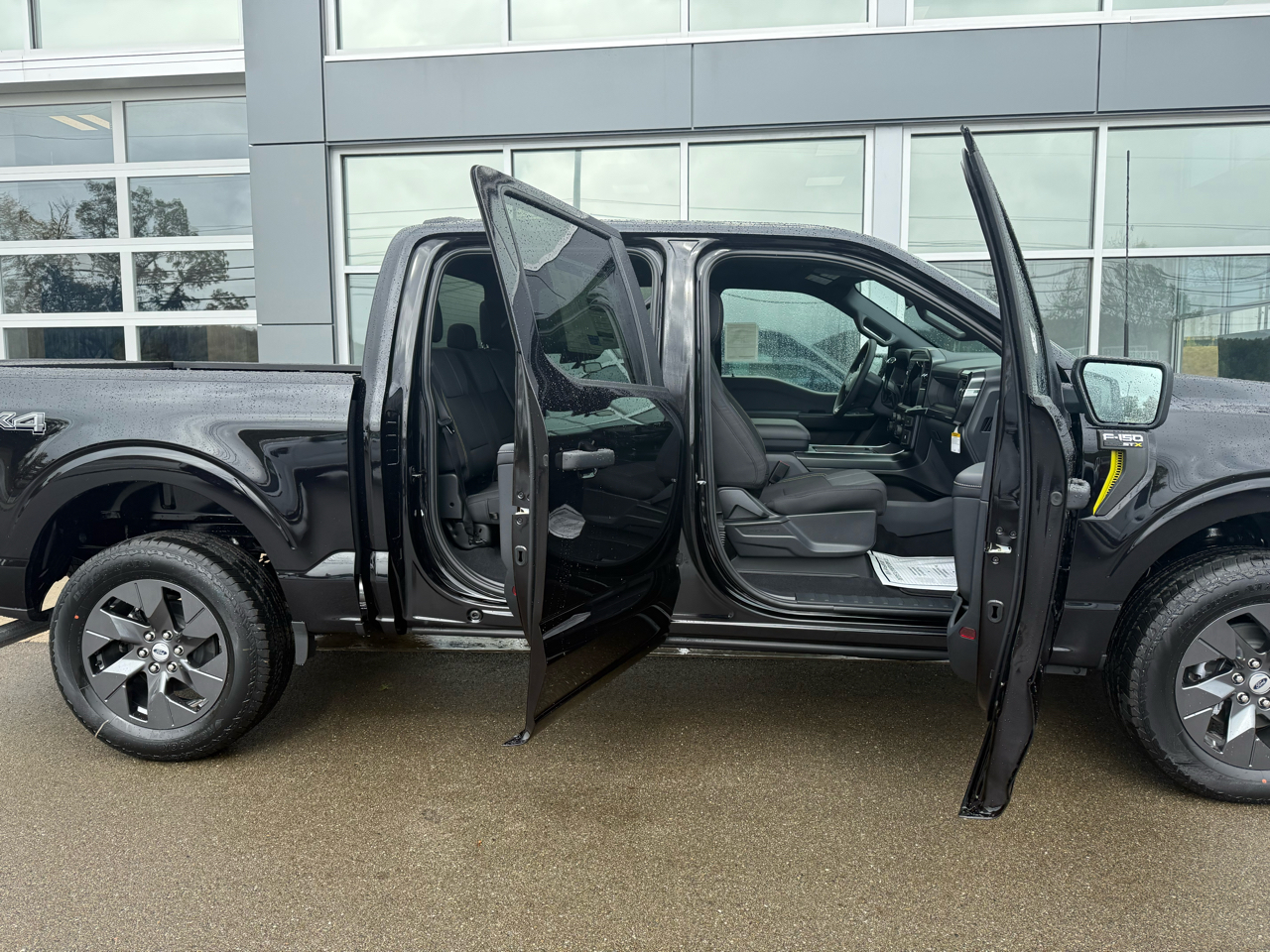 2025 Ford F-150 STX photo 5