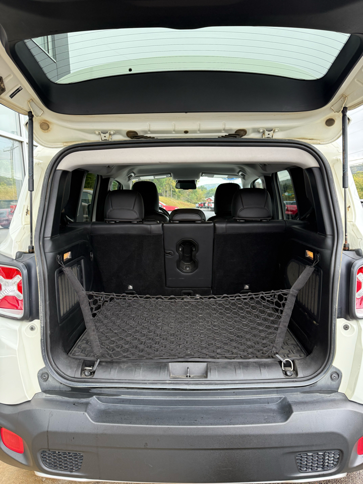 2015 Jeep Renegade Limited photo 3