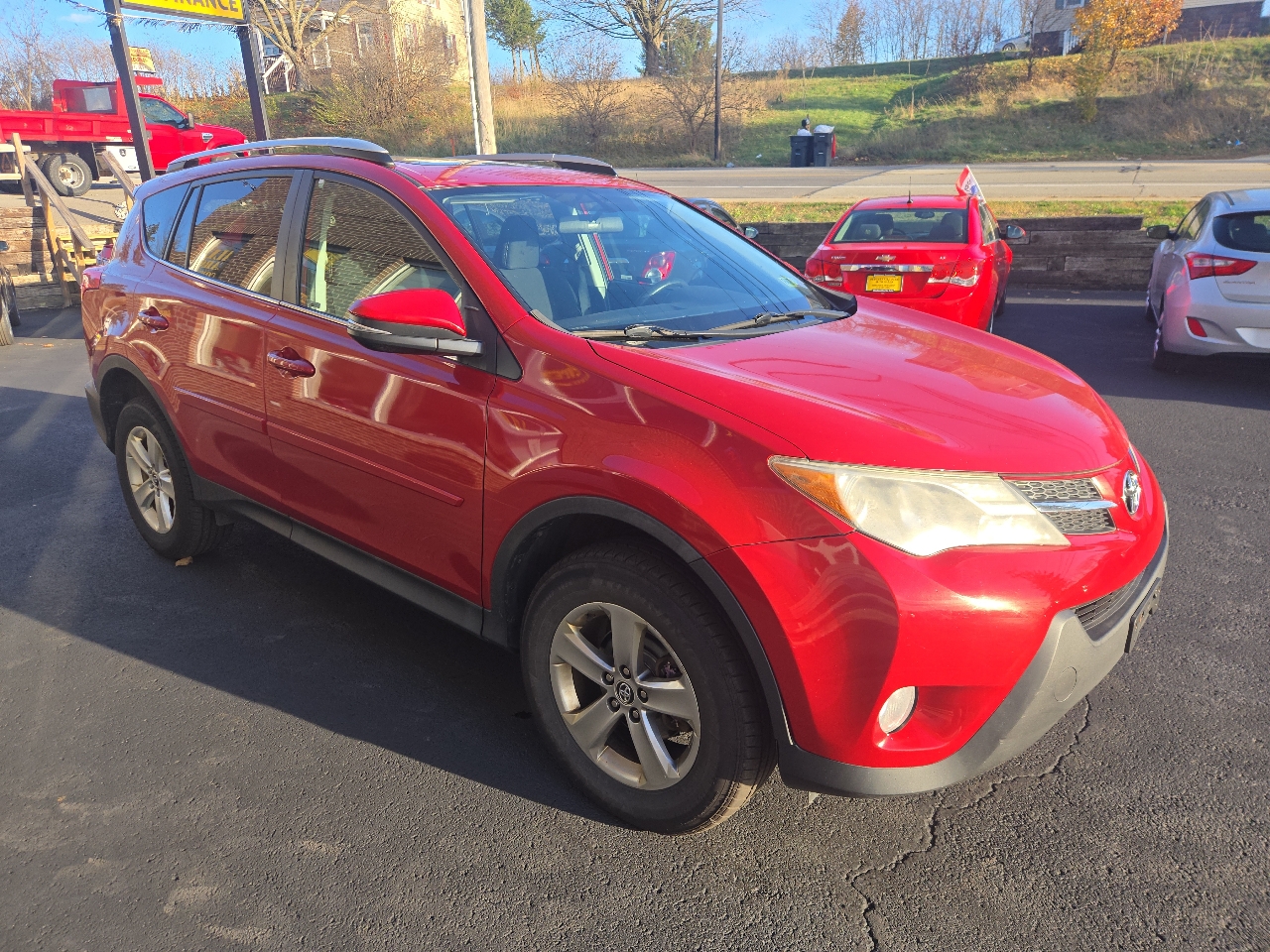 2015 Toyota RAV4 XLE photo 3