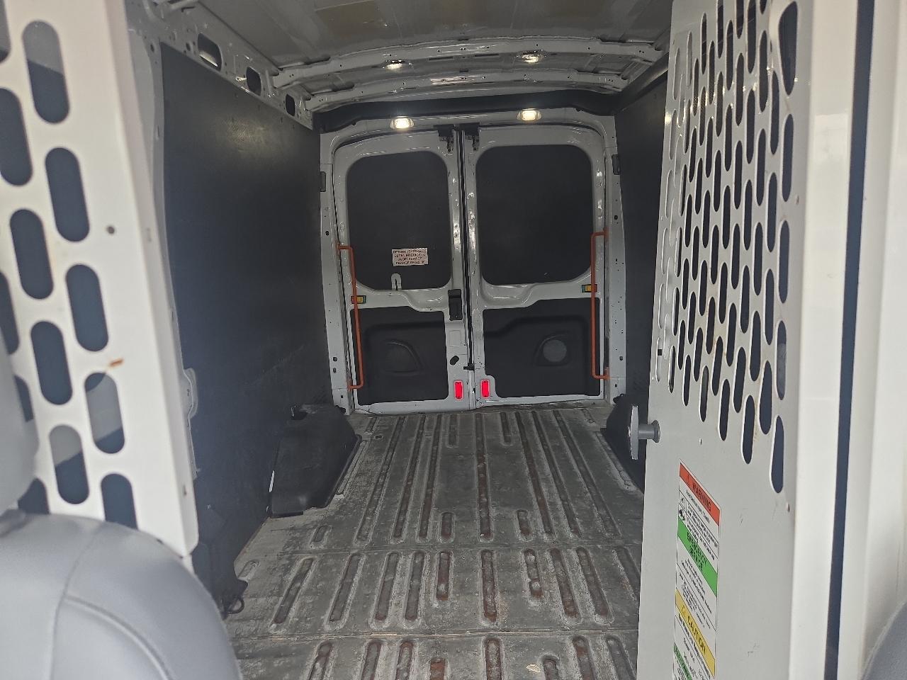 Ford Transit 150 Van Med. Roof w/Sliding Pass. 148-in. WB 2019