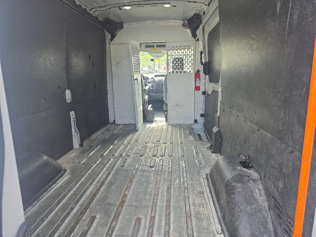 Ford Transit 150 Van Med. Roof w/Sliding Pass. 148-in. WB 2019