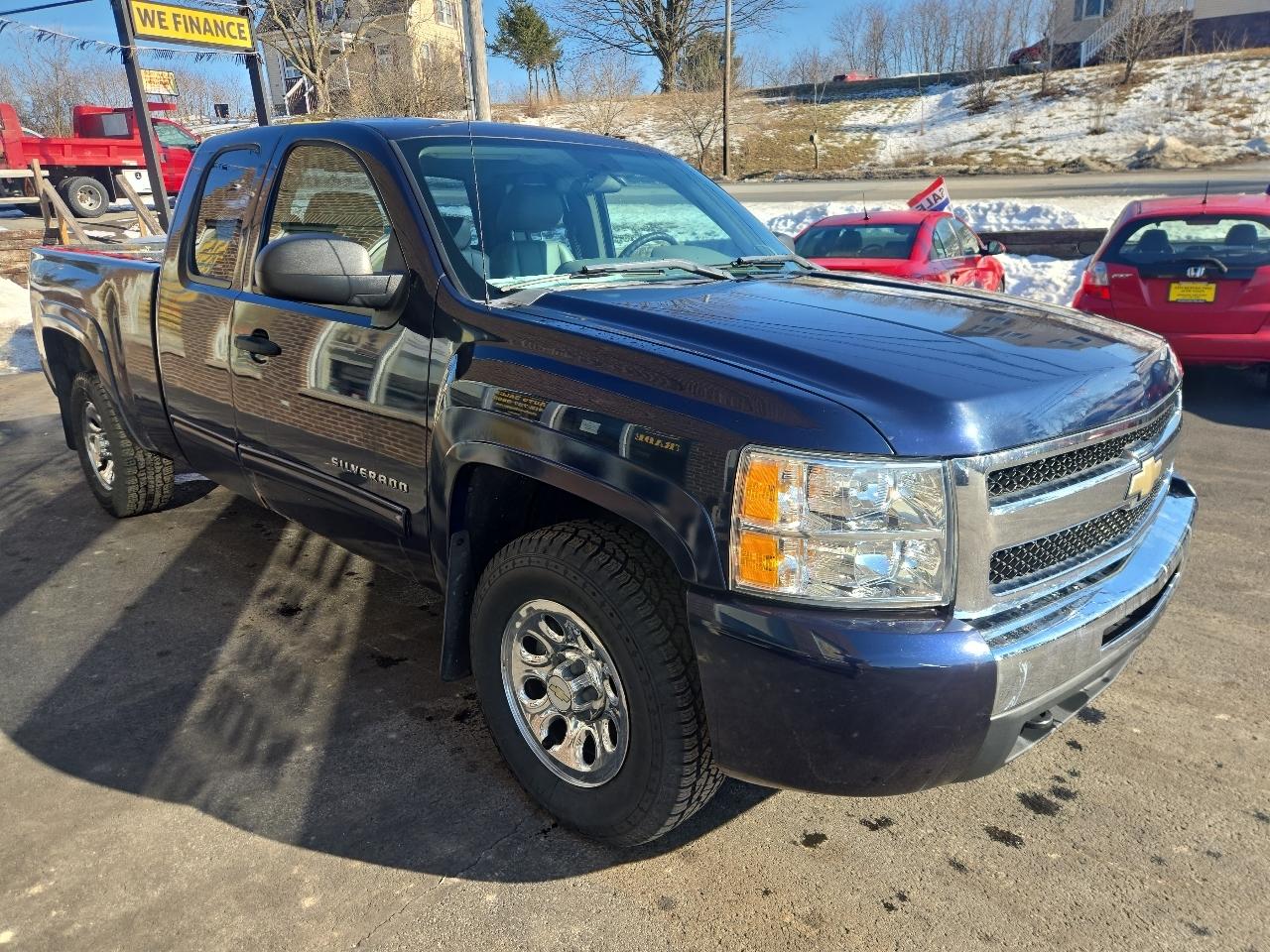 Chevrolet Silverado 1500 Work Truck Ext. Cab 4WD 2011