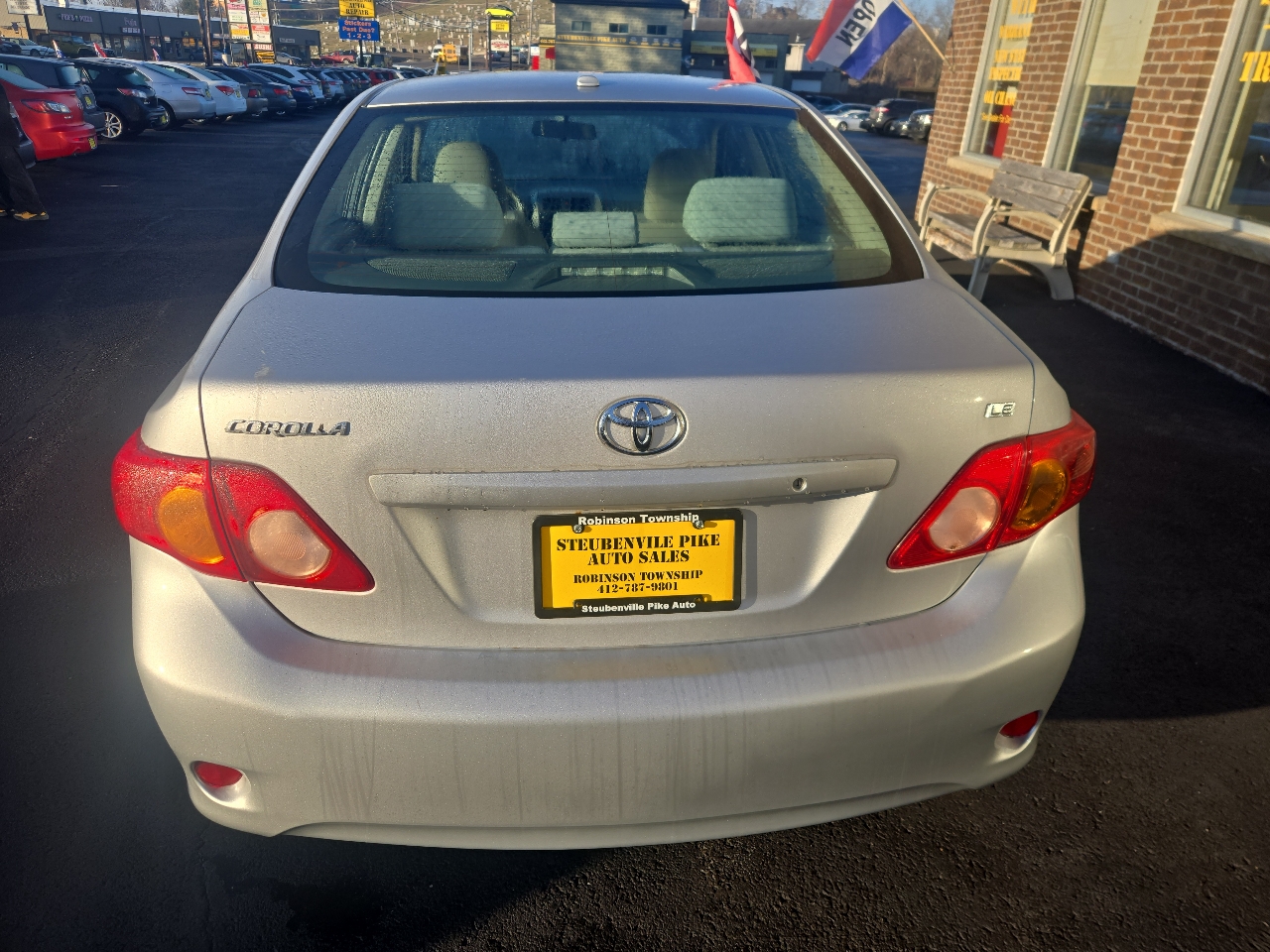 Toyota Corolla 4dr Sdn LE Auto 2010