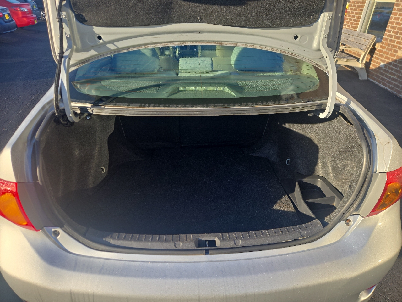 Toyota Corolla 4dr Sdn LE Auto 2010