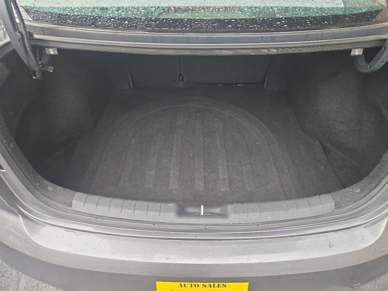 Hyundai Elantra SE 6AT 2019