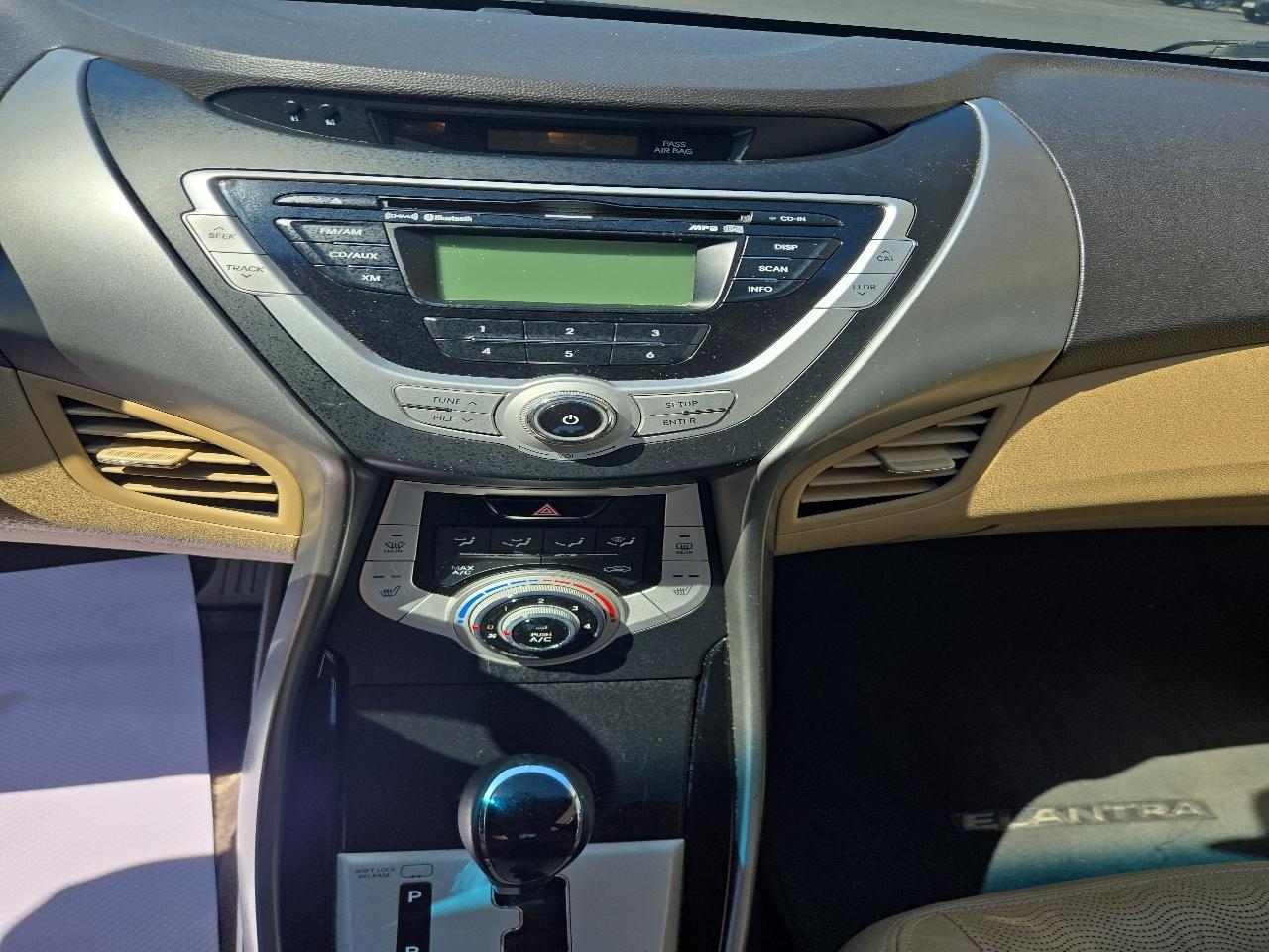 Hyundai Elantra Limited 2011