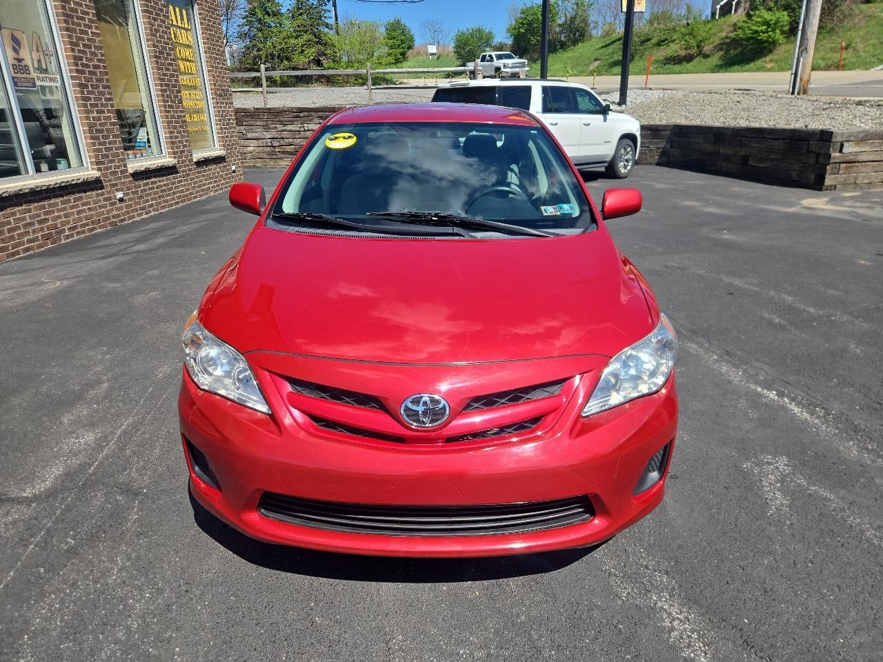 Toyota Corolla S 5-Speed MT 2012