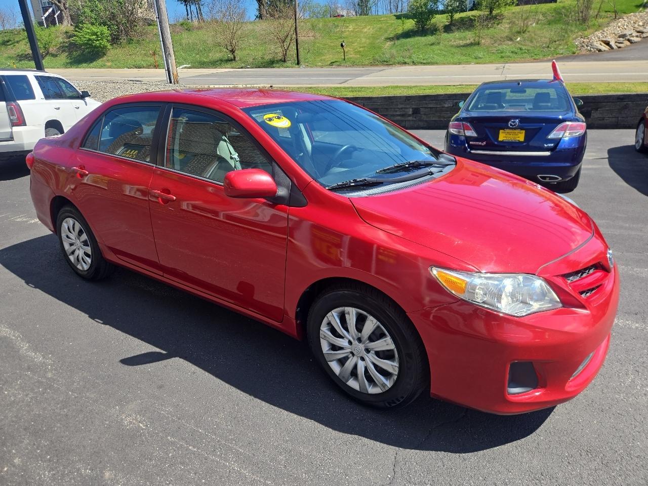 Toyota Corolla S 5-Speed MT 2012