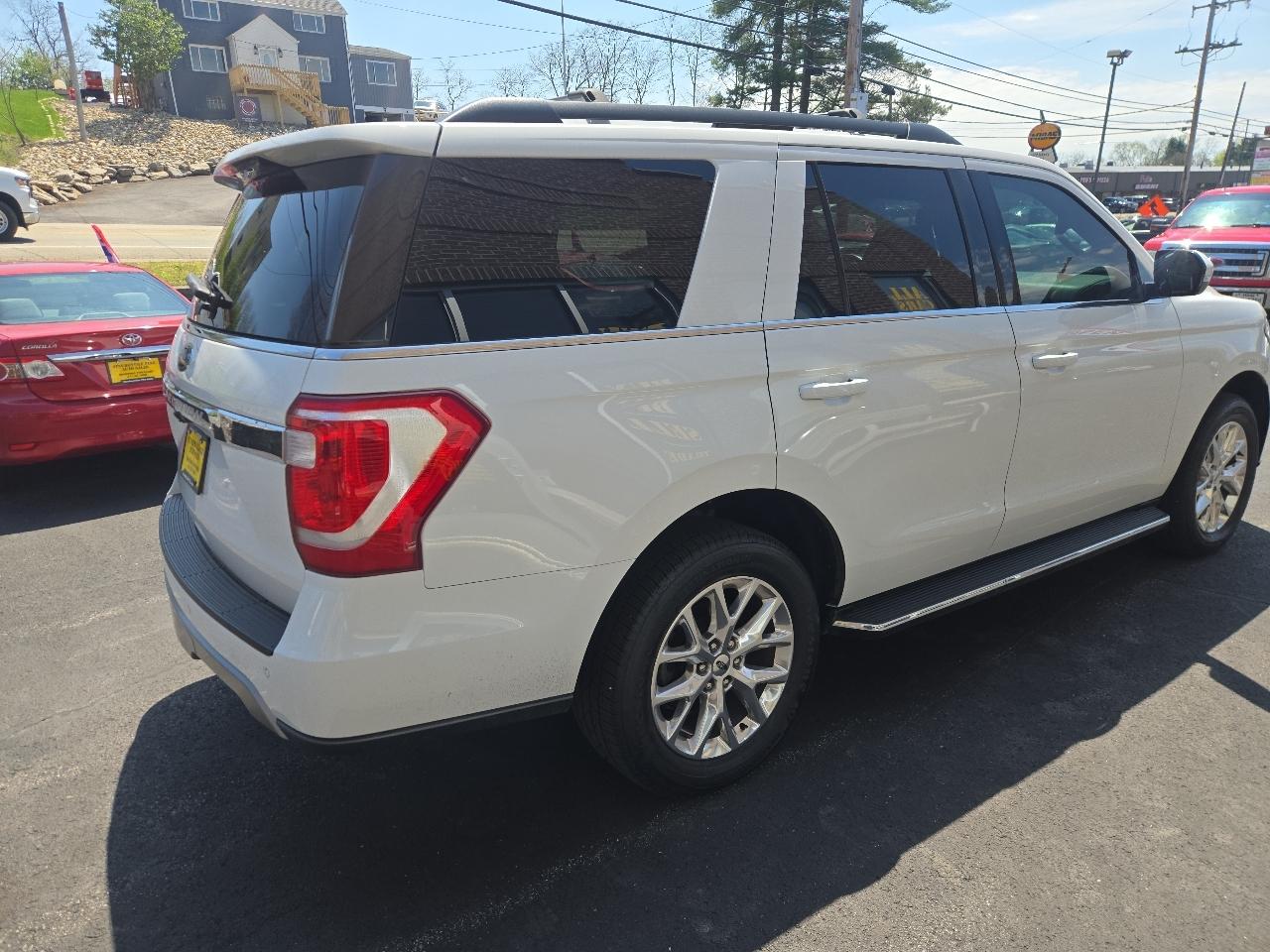 Ford Expedition XLT 4WD 2021