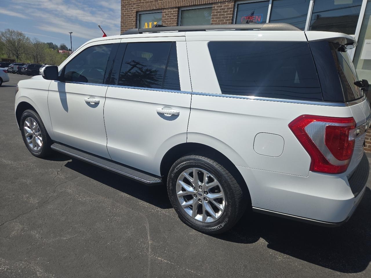 Ford Expedition XLT 4WD 2021