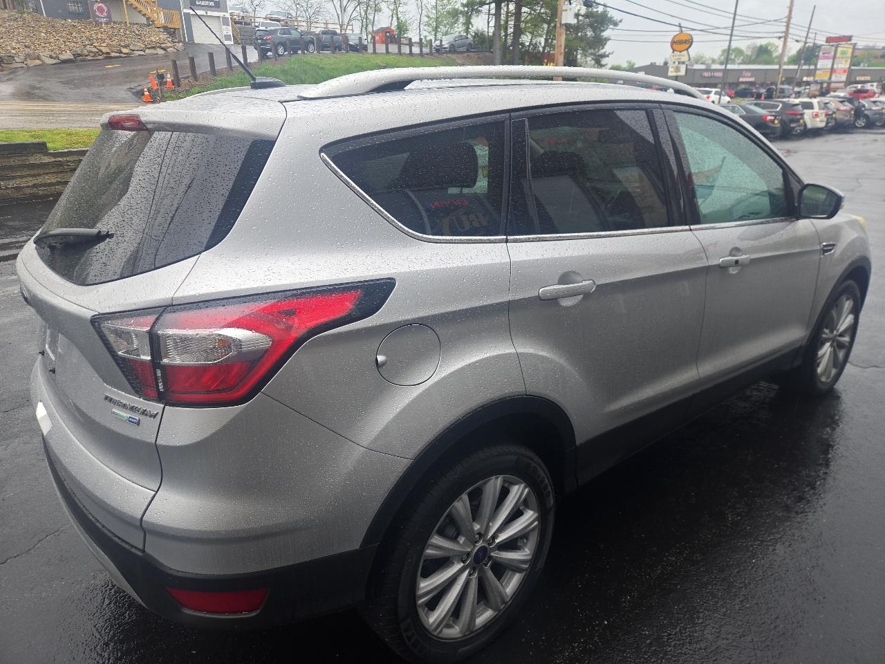 Ford Escape Titanium 4WD 2017