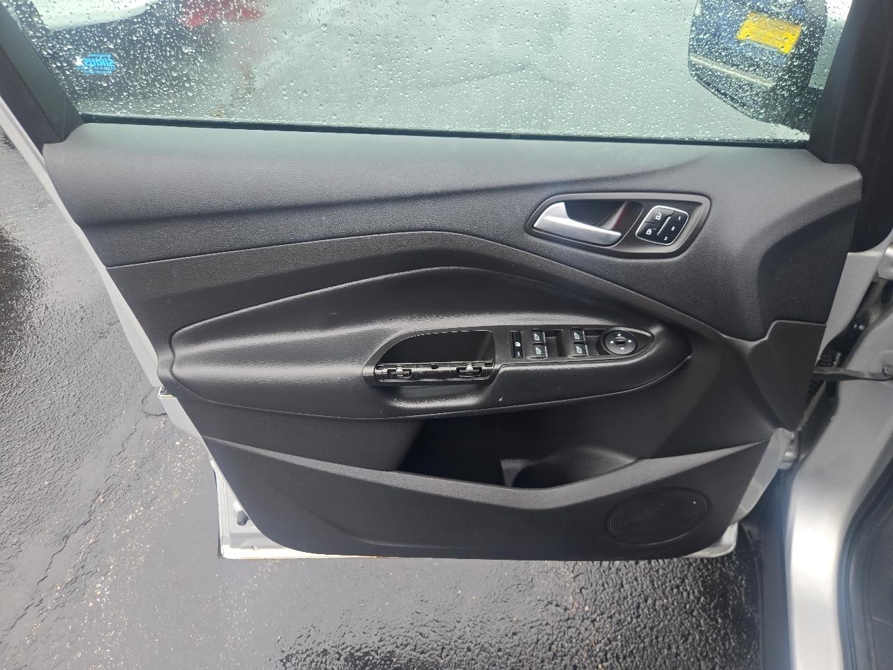 Ford Escape Titanium 4WD 2017