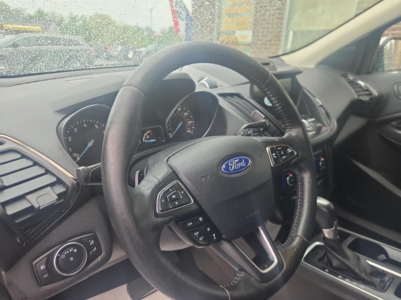 Ford Escape Titanium 4WD 2017