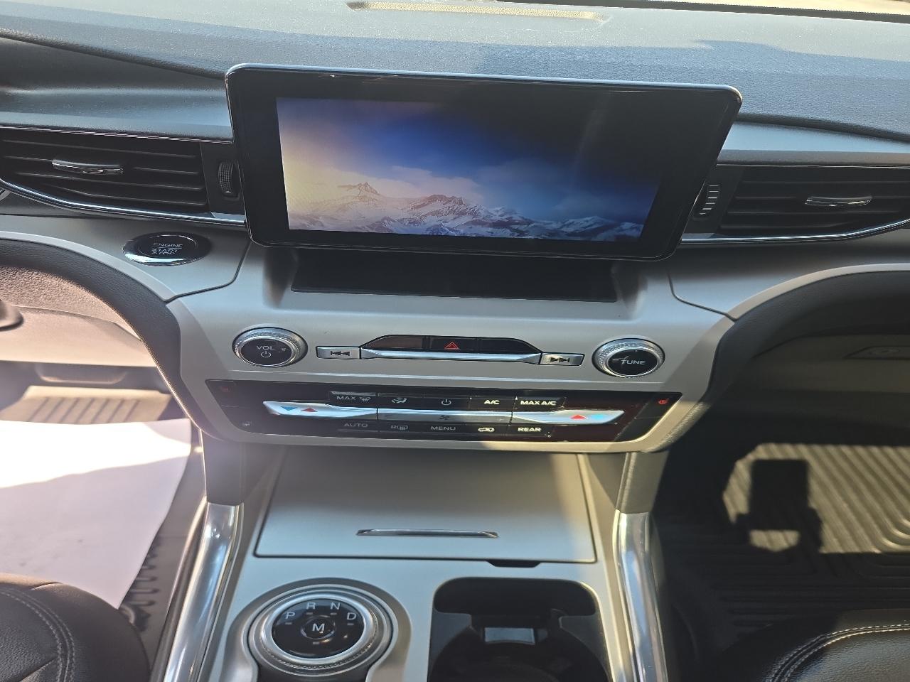 Ford Explorer XLT AWD 2020