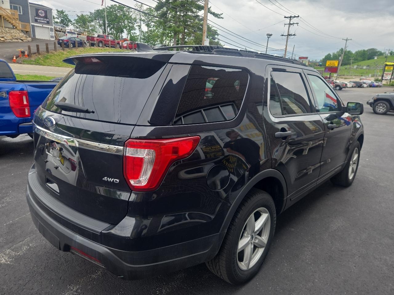 Ford Explorer Base 4WD 2019