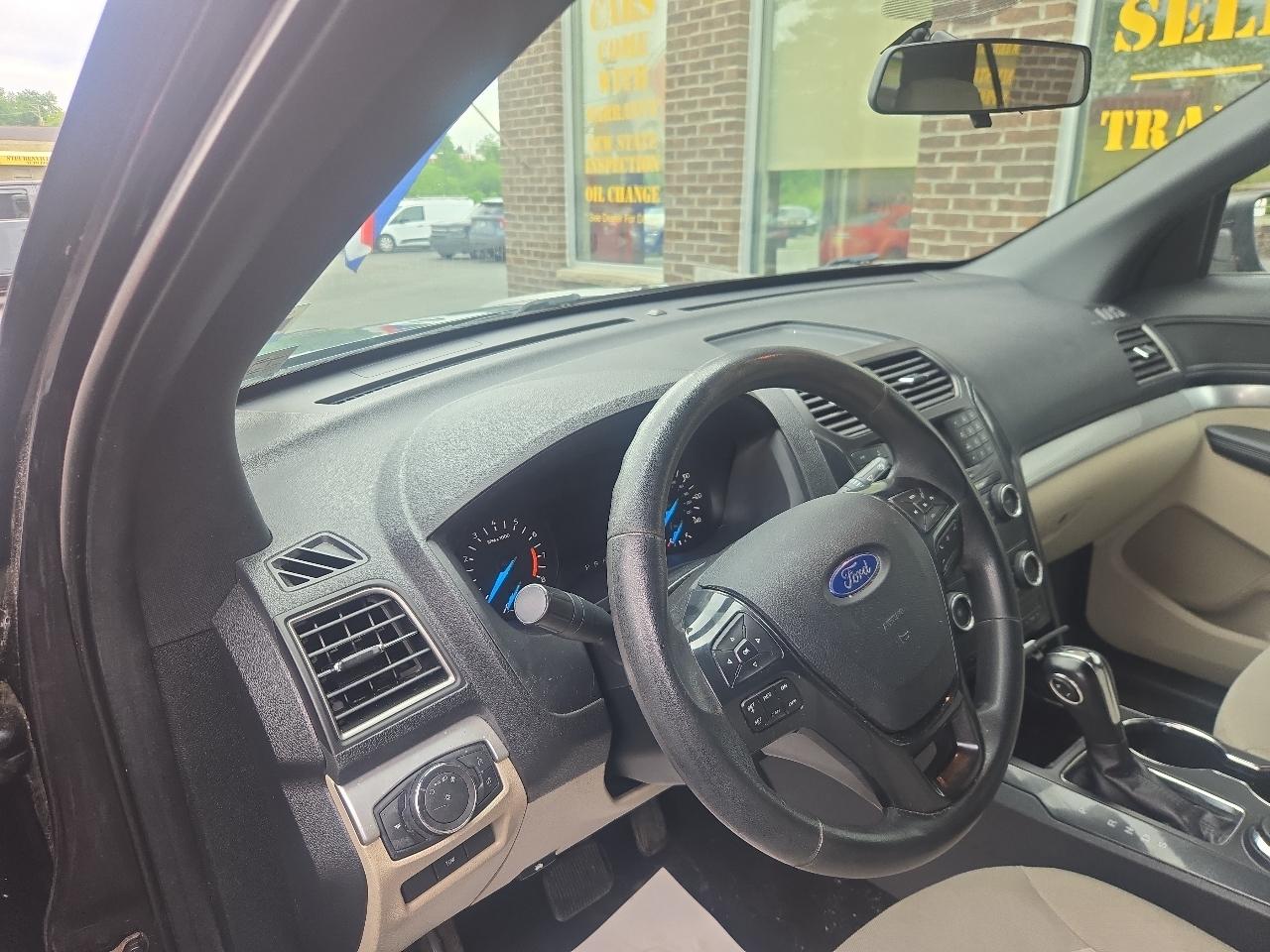 Ford Explorer Base 4WD 2019