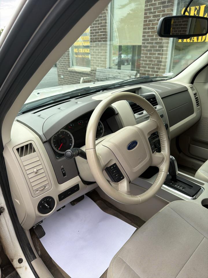 Ford Escape XLT 4WD 2012