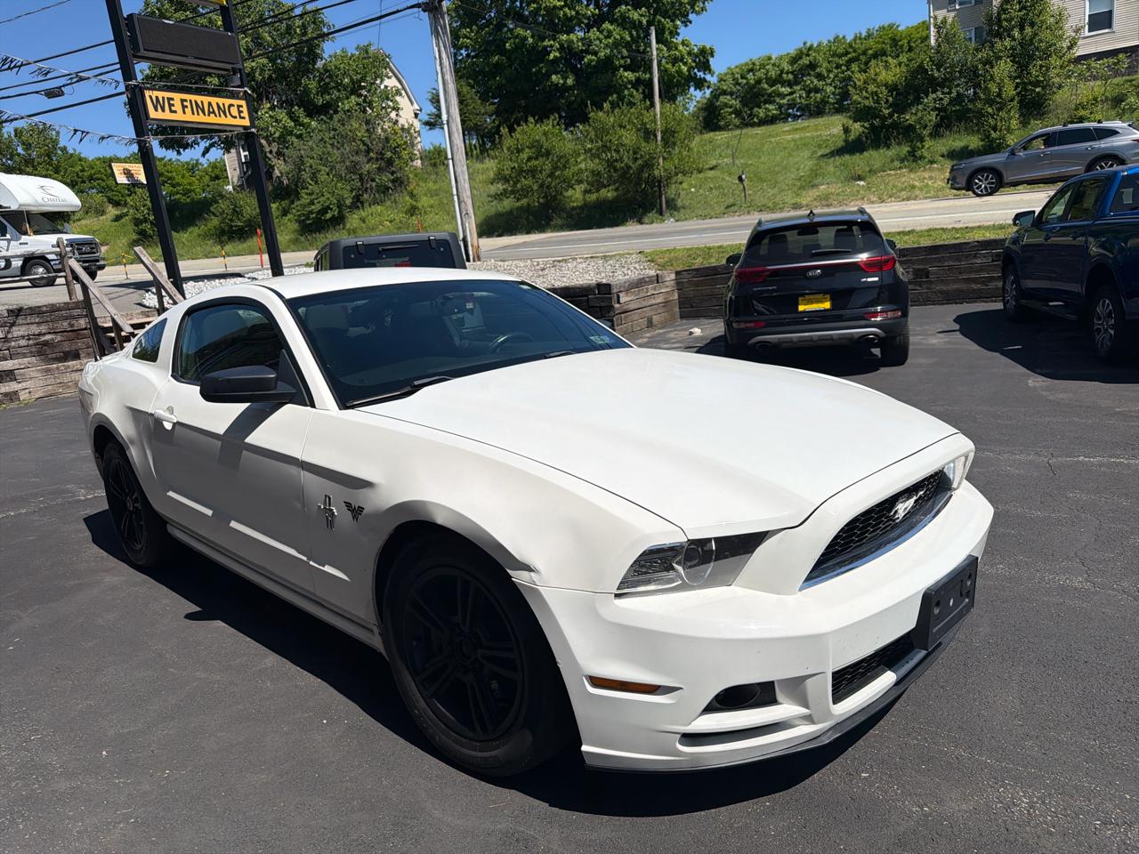 Ford Mustang V6 Coupe 2013