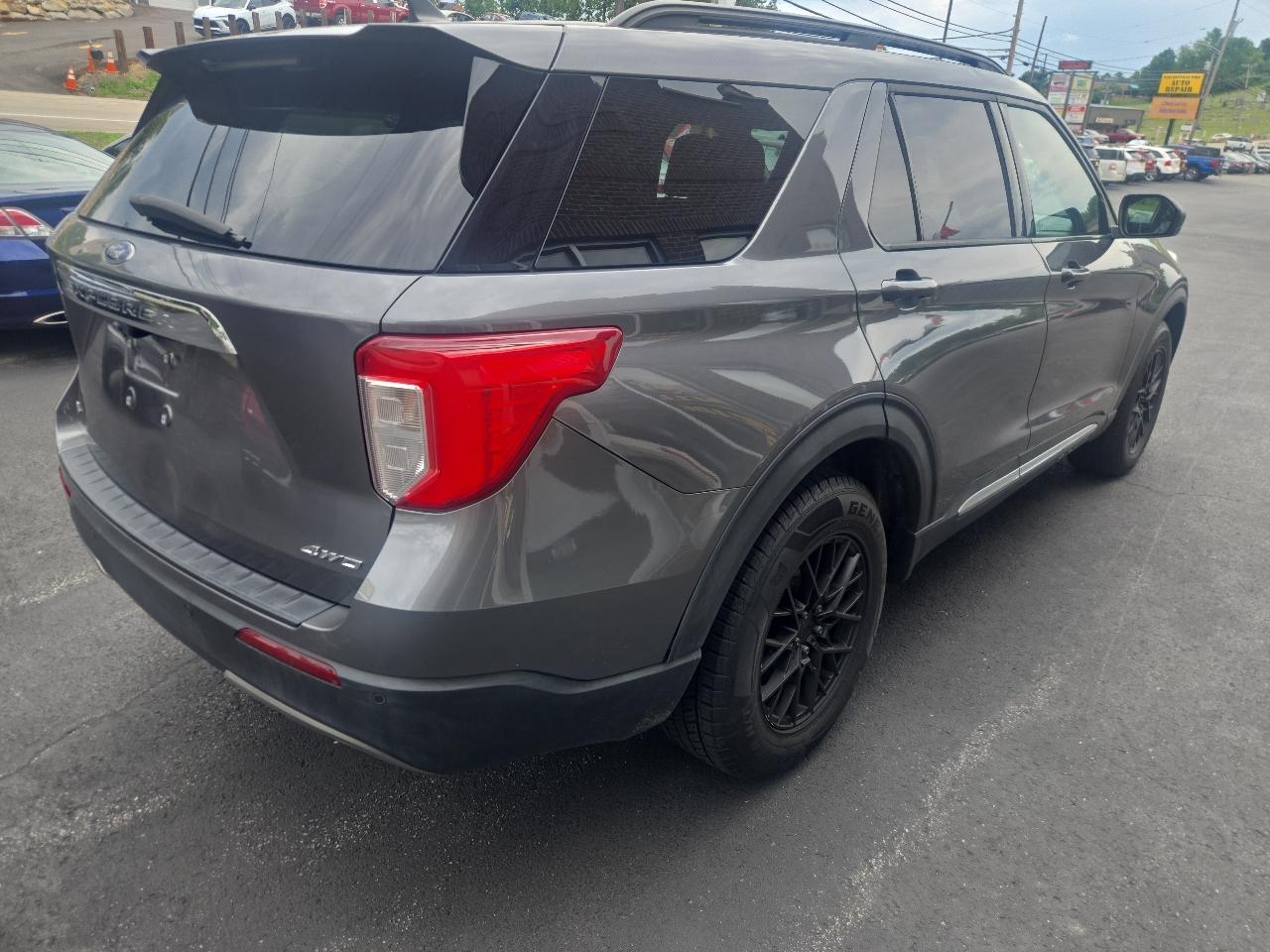 Ford Explorer XLT AWD 2021