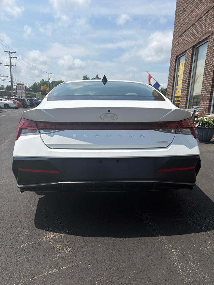 Hyundai Elantra Limited 2025